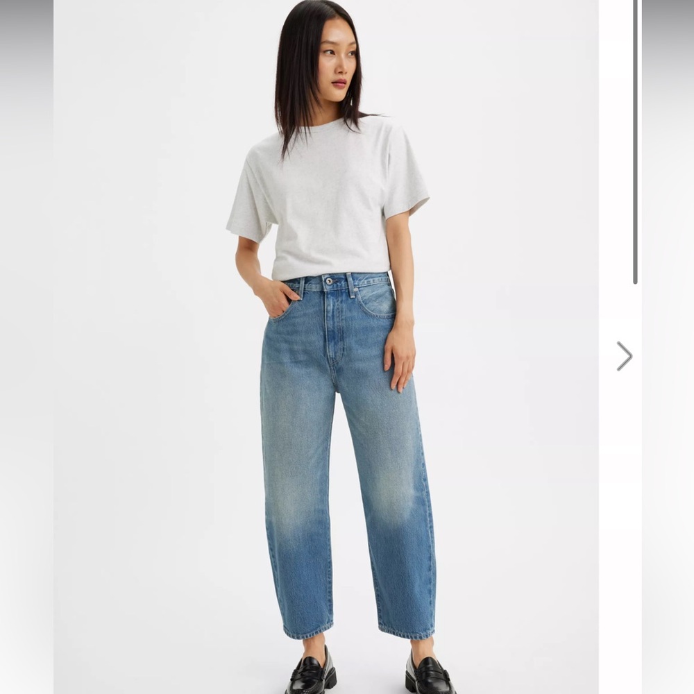 Levi’s Barrel Crop Brook Blue Jeans